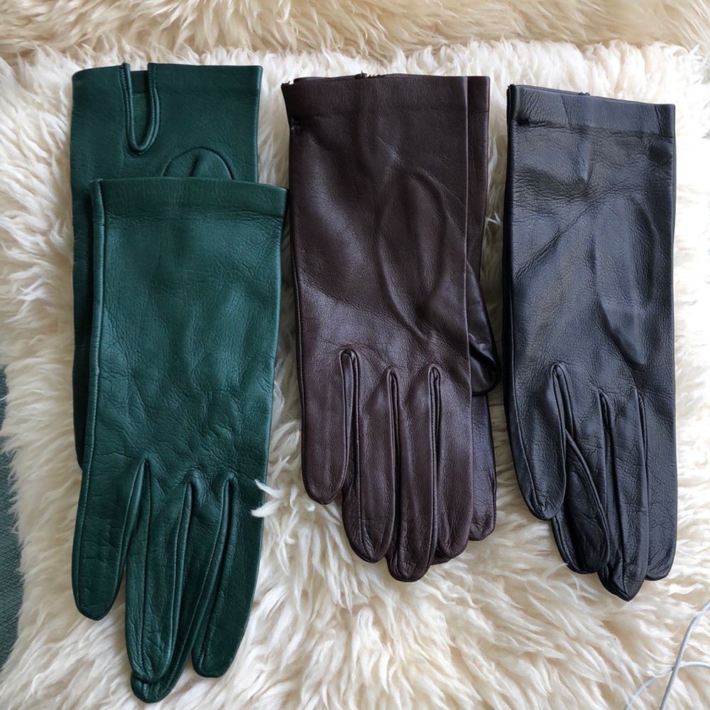 Italian leather gloves in brown or green